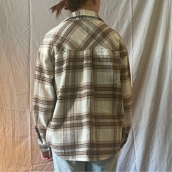 Shacket. Fall aesthetic coat button up thick flannel - Picture 3 of 3